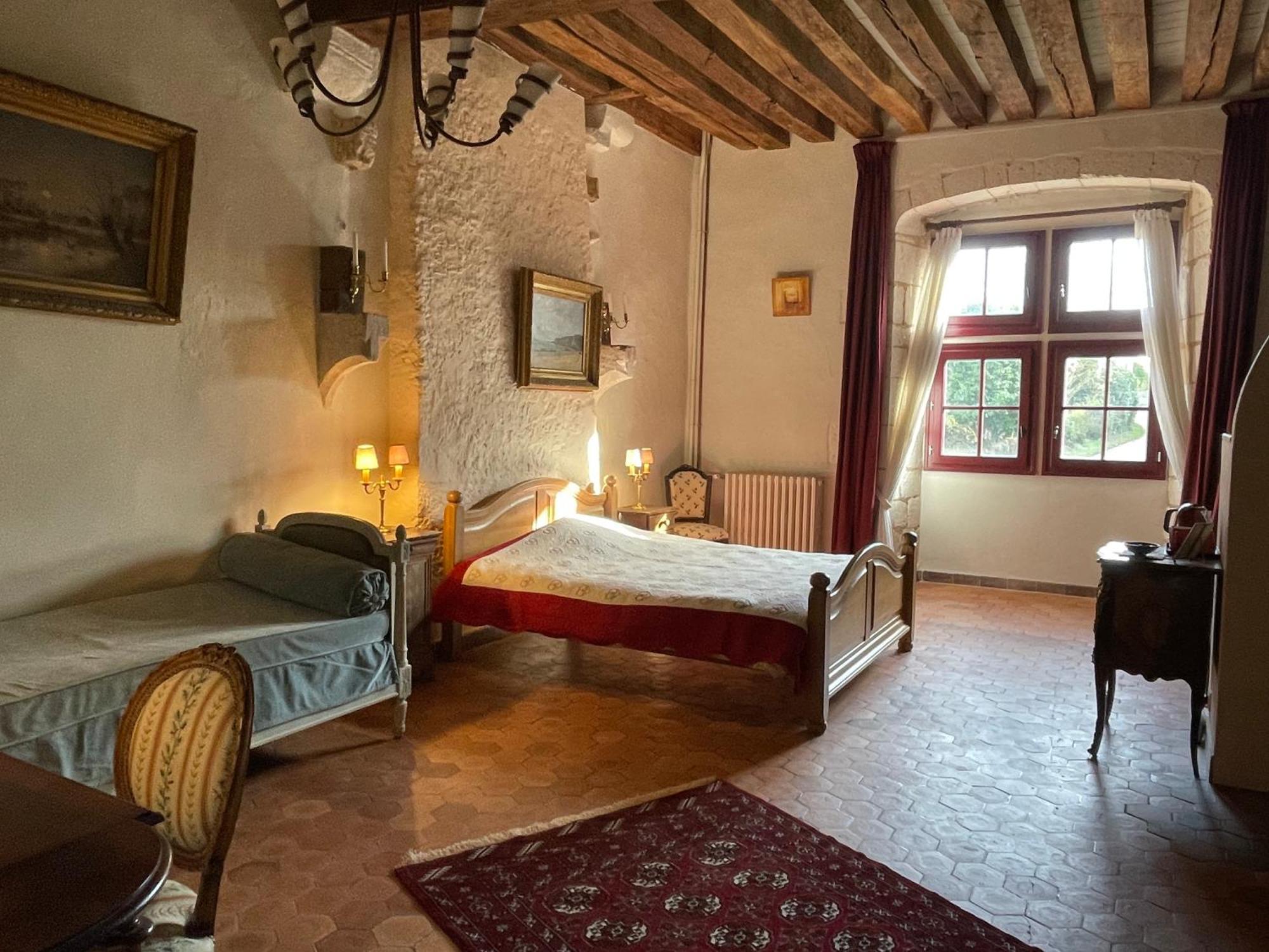Maison Forte Perreuse Treigny Eksteriør billede